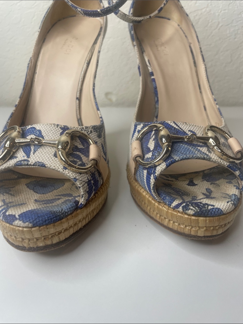 Authentic Gucci Floral Horsebit Ankle strap Charlotte wedge sandal size 8 - Picture 2 of 8